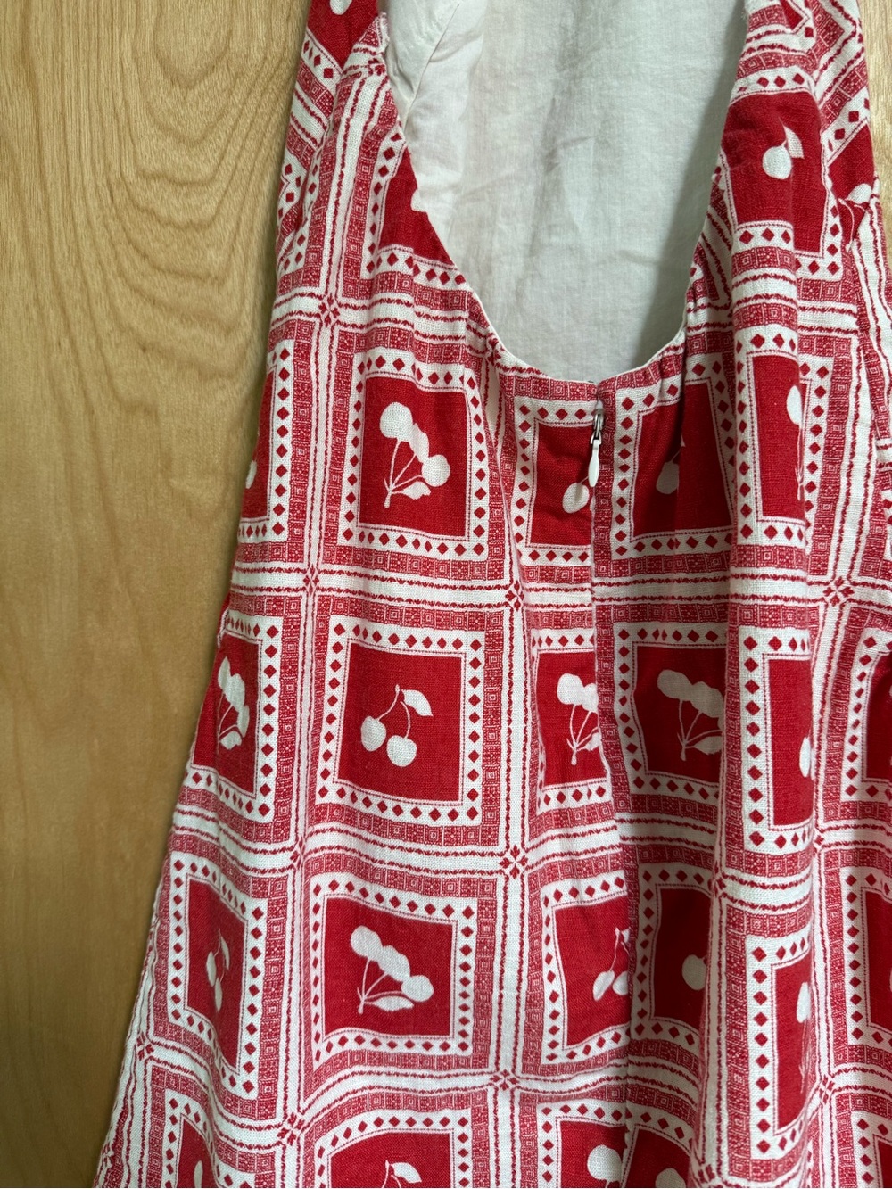 Small Abercrombie & Fitch Red + White Cherry Print Halter Mini Dress - Picture 4 of 15